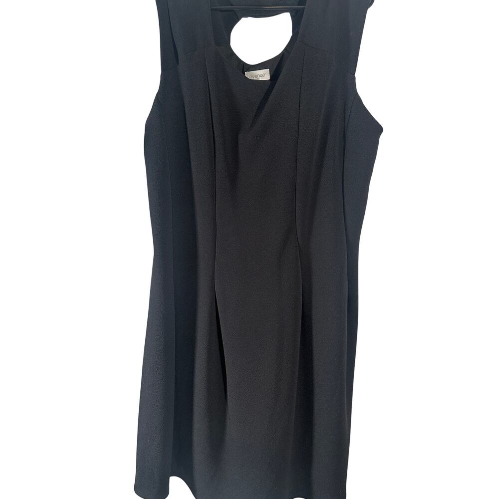 NWT Avenue Black Shift Dress – Sleeveless Cutout Back – Size 26 Plus